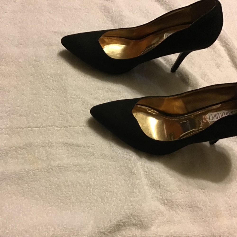 Heels - Picture 2 of 4